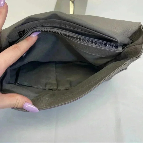 BEBE julian‎ small shoulder bag - Picture 7 of 9